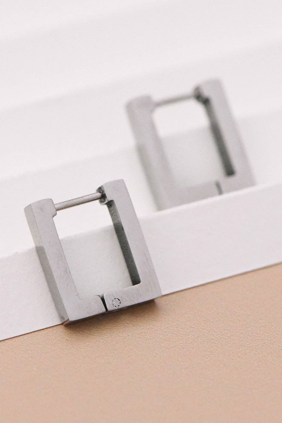 Tarnish-Resistant Waterproof Stainless Steel Hoop Earrings - 7118: S0OX3T7118 Silver