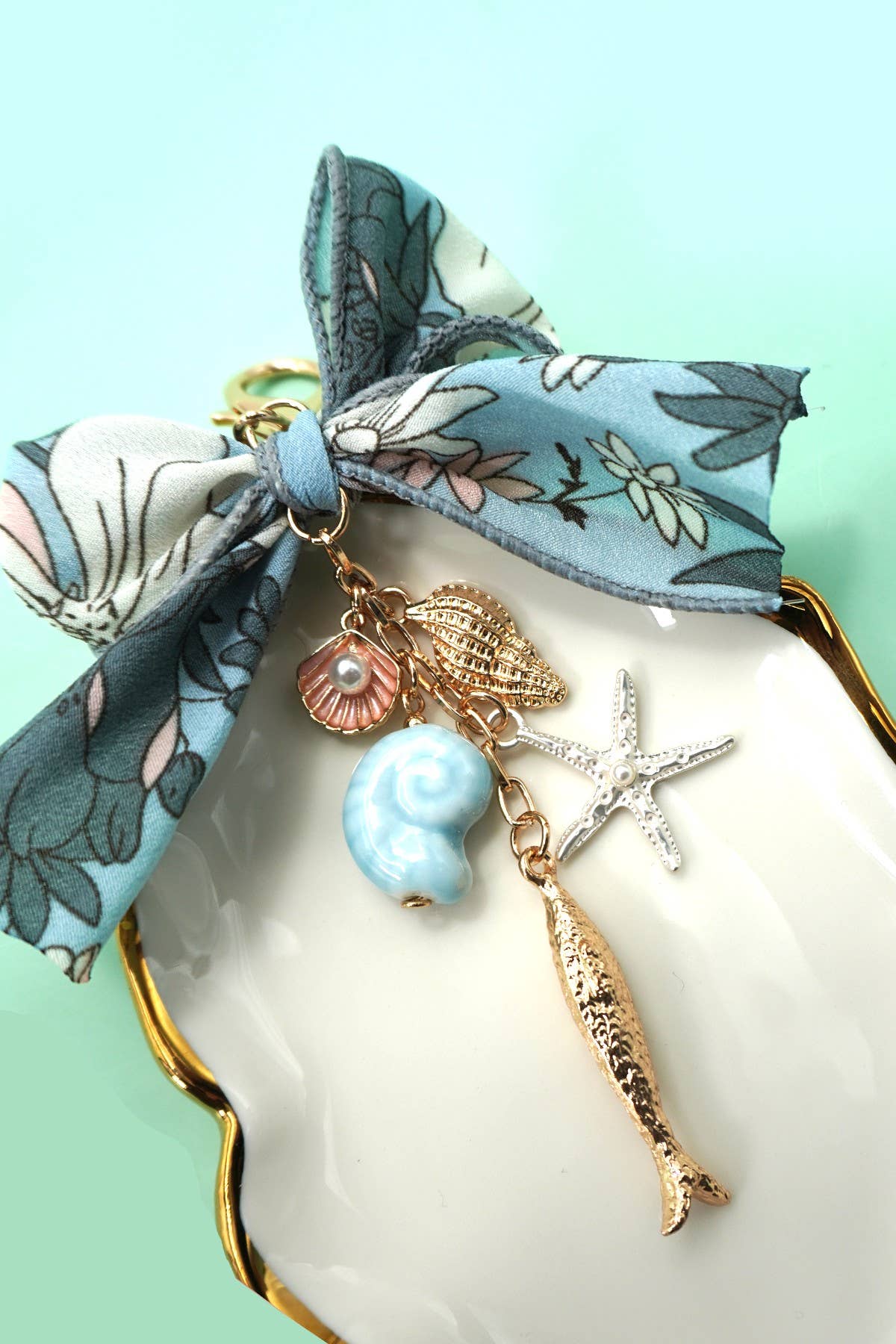 BAG CHARM-OCEAN PORCELAIN FISH SEA SHELL STARFISH | 80K066: Gold