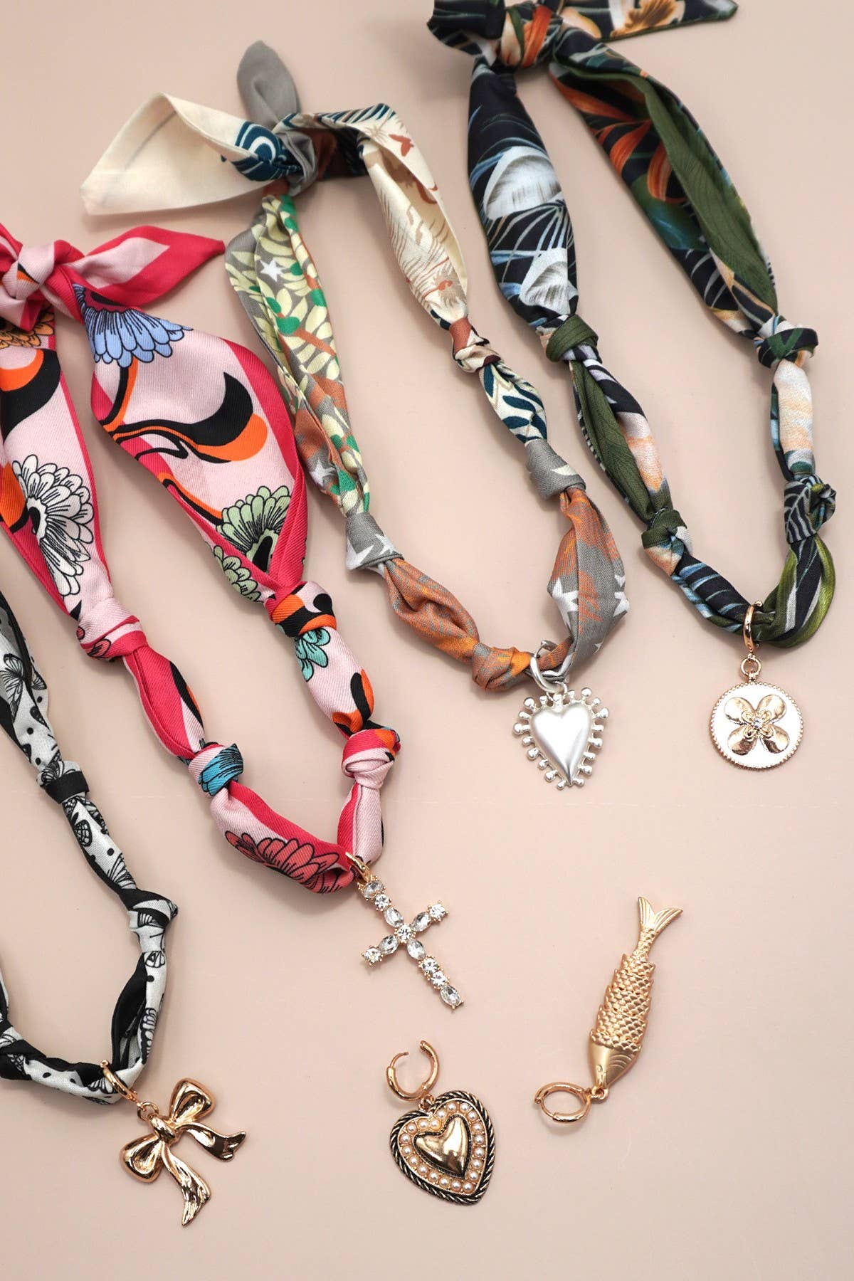 Handcrafted Scarf Interchangeable Charm Necklace | 80N92095: G