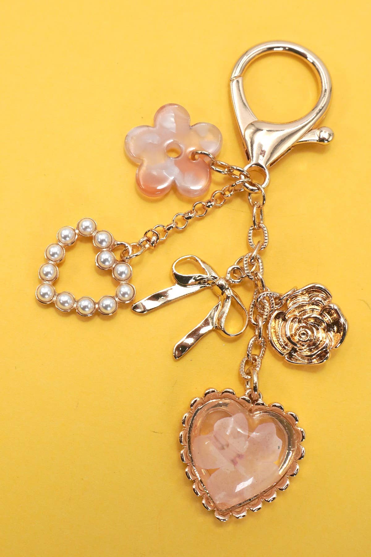 BAG CHARM- PRESSED FLOWER BOW PEARL HEART CHARMS | 80K026: Gold