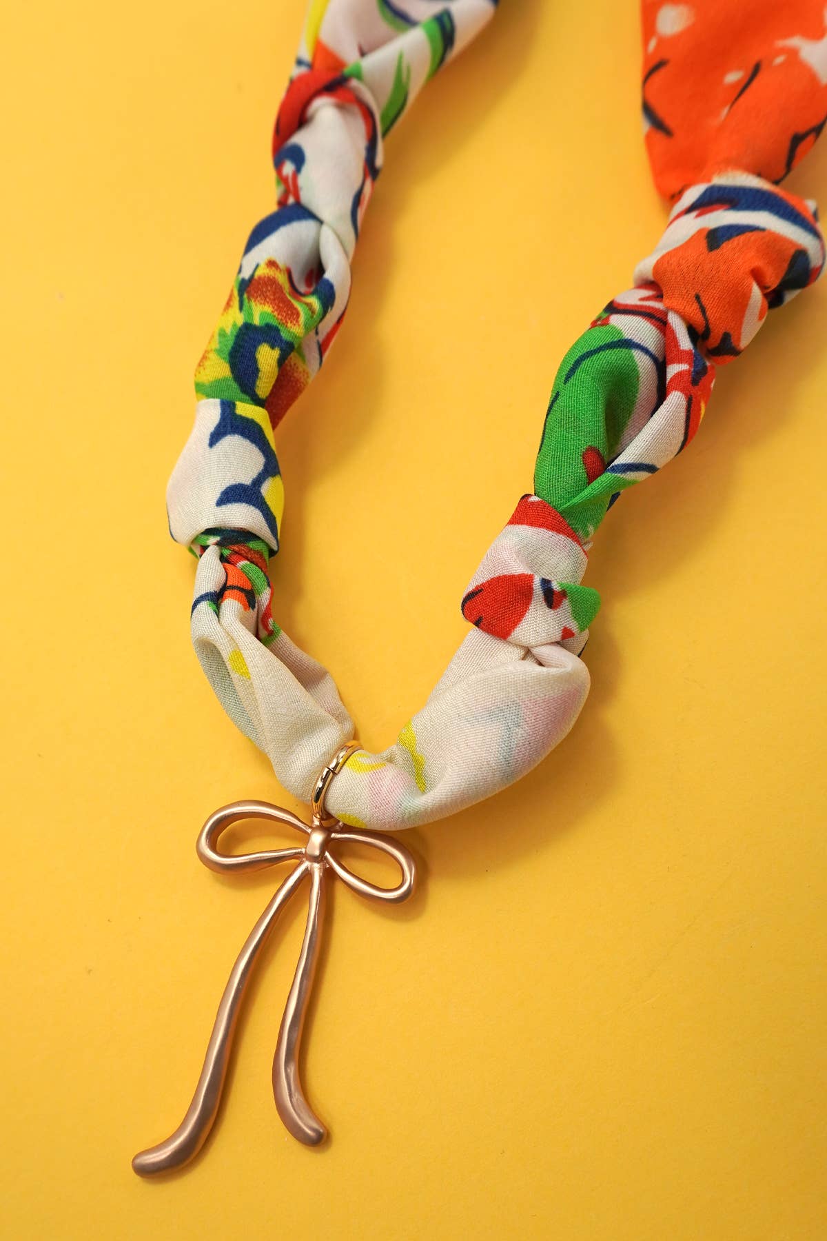 HANDMADE SCARF CHARM NECKLACE | 80N91790: C