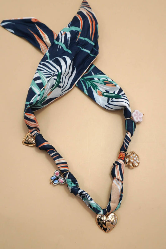 SCARF CHARM NECKLACE-HEART FLOWER CERAMIC FLORAL | 80N92320: Gold